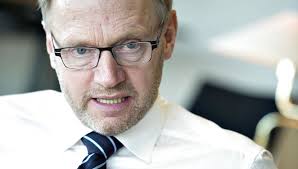 Kære Nykredit Direktør Michael Rasmussen se nu www.banknyt.dk, tror du bilag er falske Tænker jyske bank har den tank, siden de ikke svare. :-) Kan de danske forbrugere og kunder overhoved stole på de danske banker som Jyske Bank og Nykredit eller er det en umulighed. Kan ingen danske kunder længere stole på de danske banker :-) Jyske bank retter i bilag efter de er underskrevet, og kunden har forladt banken https://facebook.com/story.php?story_fbid=1605885529446909&id=1045397795495688 :-) Vi er kunder i Nykredit, hvor vi har et lån, og har 1 lån til en erhvervs ejendom. Men det ved Nykredit jo alt om. :-) Vi beder Nykredit bekræfte at vi ikke har hjemtaget lån, fra et lånetilbud af 20 maj 2008. Ikke kun skive at i ikke kan se det. Altså underskrive at vi kun har hjemtaget et lån, og det er fra tilbudet 6 maj 2009 som er på 4.300.000 kr. :-) Og at vi ikke også har hjemtaget noget lån på 4.328.000 kr. som jyske bank hånakkede påstår er optaget 1 års tid tidligere. Gud må vide hvornår, for vi kender intet til det. :-) Henviser til vores samtale med advokat Mette Egholm Nielsen i Nykredit 11 oktober 2016 :-) :-) Brev til Nykredit 1 februar 2018 https://facebook.com/story.php?story_fbid=399694230442715&id=351558681922937 :-) :-) Nykredit bedes bare bekræfte, at vi kun har hjemtaget / optaget 1 lån Og det er efter et tilbud fra 6 maj 2009. Beløb er 4.300.000 kr. (Ikke kun at Nykredit skriver de ikke kan se, at der er optaget / hjemtaget et lån på 4.328.000 kr. Som er tilbudt 20 maj 2008..) :-) at vi ikke har noget med det lån, 4.328.000 kr. som ikke er et lån, men bare et tilbud :-) vi har kun optaget 1 lån Og det er efter et tilbud fra 6 maj. 2009 Hvilket så er optaget efter 3 juli 2009 hvor Nykredit sender et brev, at der sker udbetaling. Udbetaling modtages 6 juni 2009 hvilket er dagen som lånet på de 4.300.000 kr. bliver Hjemtaget. :-) tager vi andre fejl og Nykredit har hjemtaget 2 lån :-) :-) Altså hvis der findes der 2 tilbud, og begge tilbud er blevet anmodet optaget, og begge tilbud herefter så blevet optaget, først det en og så det andet Og begge tilbud, nu lån, derefter så er blevet optaget, første det ene og så det andet. og så sidst indsat, bliver begge lån så hjemtaget, først det det ene lån, og så det andet lån. et eller andet sted, uden min viden, må det manglende lån være. :-) Jyske bank vil ikke svare hvor lånet er Jyske bank vil ikke bevise lånt er ægte. Jyske bank vil ikke svare sandt, på spørgsmål :-) Jyske bank vil ikke bevise der er aftale om 2 rentebytte, og til det samme lån, det oven over, som jyske bank heller ikke vil bevise findes. :-) Jyske bank vil ikke bevise lånet er omlagt, eller bare lavet om, som jyske bank skrev i 2012 :-) Er begge tilbud hjemtaget og udbetalt, uden vi kender noget til det. ? :-) Nykredit skal kun lede efter det tilbud fra 20 maj 2008 og vise hvordan det er hjemtaget og hvor pengende er. :-) Vi ved kun vi har Hjemtaget er lån, stop nu med at dække over at jyske bank bedrager os, når Nykredit udemærket ved, at det er det som forgår. :-) Tilykke at dække over jyske bank, frem for at hjælpe jeres kunder med ærlighed og åbenhed, vil Nykredit helst dække over deres venner i Jyske Bank :-) Vi bad bare Nykredit bekræfte at vi storbjerg Erhverv ikke har hjemtaget noget lån i Nykredit på 4.328.000 kr. :-) Nykredit får fremvist en del dokumenter 11-10-2016 som viser massivt Svig mod kunde i forbindelse med, at jyske bank har løjet dette her lån 4.328.000 hjemtaget i Nykredit. :-) Nykredit's advokat spærre da også øjenene godt op, da vi viser sagens rette sammen hæng :-) :-( At Jyske bank har hæver for sikkerhed af lånet på 4.328.000 kr. Til Nykredit :-( Og tinglyser gæld svarende til et lån på 4.328.000 kr. Til Nykredit :-( Og hæver Låneformidling for lån 4.328.000 kr. :-( 3 hævninger fra betroet midler, og fra en konto vi ikke selv kunne hverken, se eller hæve fra Vi kunne ikke engang følge bevægelserne hjemme fra. :-) Nykredit advokaten Mette Egholm Nielsen, nægtede dog alligevel 11-10-2016 at svarer på spørgsmålet om kunden har hjemtaget et lån i Nykredit på 4.328.000 kr. :-) For som advokat Mette Egholm Nielsen siger, Nykredit vil ikke levere skyts imod Jyske bank og slutter med ordnede Du får mig ikke til at skrive under på noget. :-) Mette Egholm Nielsen siger herefter hun vil omformulere, mine spørgsmål, og selv lave referat fra mødet 11 oktober 2016. :-) Vi skrev dog referatet, således det er meget præcist skrevet. Og sendte dagen efter en kopi af møde referat 11-10-2016 til Mette Egholm Nielsen straks det var skrevet færdigt. :-) Advokat Mette Egholm har kunne kontrollere for om noge ikke var rigtigt, så som om der i Nykredit var hjemtaget flere lån. Advokat Mette Egholm har ikke nogle rettelser til referatet. Hvorfor referatet er godkendt. :-) I referat side 1. I referatet står det meget tydligt. Der er aldrig hjemtaget noget lån på 4.328.000 kr. I Nykredit, ifølge tilbudet 20 maj 2008 :-) For ikke at pludre i sagen skal Nykredit ved en af deres advokater, som Mette Egholm Nielsen kun bekræfte en ting. :-) Om vi har hjemtaget et lån i Nykredit på 4.328.000 kr. Eller ikke. :-) Spørgsmål på mødet var enkle og som Nykredit ellers kun skulle svare ja eller nej til. :-) Advokat i Nykredit Mette Egholm Nielsen Skulle efter mødet 11 oktober i Nykredit lige undersøge, om det nu var sandt der aldrig er hjemtaget et lån på 4.328.000 kr. I Nykredit Mette vender ikke tilbage, og har ikke rettelser til referatet hvorfor dette er godkendt. :-) Hvis Nykredit ville sige vi har hjemtaget et lån på 4.328.000 kr. I Nykredit skulle vi efterfølgende have bevis på :-) Hvor vi i Nykredit har underskrevet Lånesags bilag. underskrevet hjemtagelse bilag / udbetalings anmodning i Nykredit :-) Hvilken obglationer Nykredit har solgt for at hjemtage lånet Hvor provenuet er ubetalt Hvordan provenuet er beregnet Hvilken gebyrer Nykredit har taget for hjemtagelses omkostninger Og selfølgelig datoer på alt. :-) Og selfølgelig skal Nykredit også bevise, hvis vi efter en hjemtagelse, har omlagt lånet. Til det vi ved vi har nu. :-) 20-05-2008 Vi får et tilbud Vi tager noget hjem, her er det et tilbud. på 4.328.000 kr. :-) Således hjemtager vi et tilbud 20 maj https://facebook.com/photo.php?fbid=1468233779878752&id=1045397795495688&set=a.1468232419878888.1073741869.1045397795495688&source=54&ref=page_internal :-) Et tilbud holder i normalt 6 måneder, altså er gyldigt 6 måneder, hvilet står på tilbudet. Side 3 Således er lånet til tilbudet ikke hjemtaget senest 20 november 2008 kan det ikke efterfølgende hjemtags. :-) :-) Aftaleloven § 2. Har tilbudsgiveren fastsat en frist for antagelse af tilbudet, må antagende svar være kommet frem til ham inden fristens udløb. Stk. 2. Fristen regnes, hvis tilbudet er gjort i brev, fra den dag, brevet er dateret, og hvis det er gjort i telegram fra den tid på dagen, da telegrammet er indleveret til afsendelsesstedets telegrafstation. :-) :-) :-) Vi kan i sagen se at jyske bank tinglyser en gæld på 4.328.000 kr 16-04-2009 til Nykredit. Nykredit opdager dette da vi beder om nyt tilbud, som Nykredit lavet 6 maj 2009 :-) Nykredit opdager her 6 maj 2009 at jyske bank har tinglyst en byrde på 4.328.000 kr. Til Nykredit, Nykredit skriver straks 6 maj 2009 til tinglysnings retten i Helsingør, og beder dem slette denne byrde, som ej anvendt. :-) Nykredit skriver også i nyt tilbud 6 maj 2009 At tidligere tilbud/pantebrev er bortfaldet :-) :-) Ord forklaring. BORTFALDET det at noget forsvinder; det at noget ophører med at gælde (fx i henhold til en lovregel) SPROGBRUG formelt EKSEMPLER bortfald af betaling Se Link til tilbudene https://facebook.com/story.php?story_fbid=1482410778461052&id=1045397795495688 :-) :-) Nykredit har set på møde 11-10-2016 Ar jyske bank hæver tinglysning, Lånesags gebyr, og garantiprovison, 15-16/4 2009 Altså efter tilbudet af 20/05 2008 var forældet 20/11 2008 :-) Nykredit ved det er kunden som bestemmer om kunden ønsker at hjemtage et lån :-) Dette skriver Nykredit Thomas Hansen tydligt 29 oktober 2012 til kunden, https://facebook.com/JyskeBank.dk/photos/a.1468232419878888.1073741869.1045397795495688/1468232779878852/?type=3&source=54&ref=page_internal :-) Således er Nykredit helt bevist om at kunden hverken har ønsket at hjemtage noget lån, lige som :-) Nykredit Mette Egholm Nielsen har 11-10-2016 fået jo udlevert bilag som viser massiv svig mod kunde i jyske bank Og at jyske bank har hævet millioner fra kundens konto, som følge at at kunden skulle have lånt 4.328.000 kr. I Nykredit :-) Der er derfor vi anmodes Nykredit bevare om vi har haft flere lån i Nykredit, vi spørger grundet en alvorlig sygdom ved ejer, som ikke huskede så godt efter en hjerneblødning i 2009 :-) Det er vigtigt for at Nykredit ikke hjælper med at skuffe i retssag mod jyske bank svare og svare sandt :-) Så vi spørg en sidste gang inden vi må indklage / stævne Nykredit til at svare Har storbjerg Erhverv hjemtaget et lån i Nykredit på 4.328.000 kr. Nykredit kan underskrive Storbjerg erhverv har aldrig anmodet om hjemtagelsen af noget lån på 4.328.000 kr. I Nykredit :-) Ligesom Nykredit aldrig noge sinde har udbetalt noget lån til storbjerg Erhverv altså der ikke er hjemtaget noget lån i Nykredit til storbjerg Erhverv Mvh Nykredit Advokat Mette Egholm Nielsen Det kan da ikke være så svært vel. :-) Kik på de eksempler fra anke nævnet der er lagt frem og SE datoer på hjemtagelse og udbetaling :-) Se er par af sagerne i pengeinstituttetsankenævn 130/2002 og 745/1994 og 219/194 sidst 229/1994 Der er sammenhæng ikke, måske skal der lægges link ind :-) :-) Og dansk ordbog at hjemtage er at tage noget hjem. Ordbogen er vel ok selv til en ung advokat der gerne vil lære hvad hjemtage betydet :-) Og hven der bestemmer om et lån skal hjemtages Sidst beviserne på jyske Bank stjal eller hævede af kassen betroet midler, vi taler om svig, efter straffe loven heder det mandatsvig :-) At jyske bank efter straffeloven laver bedrageri ved at hæve renter af et lån der ikke er hjemtaget, tager vi bare som meget groft svig :-) At jyske bank også selv har indsat en rente sikring til dette her lån 16/7-2008 gør kun sagen mere omfattende for jyske bank :-) Men storbjerg er sur på jyske bank, for at lave rente svindel eller bedrageri og så lyve om det i retsforhold :-) Jyske bank kunne jo også bare sige ja tak til dialog mellem den bedraget kunde og jyske bank, desvære har jyske bank ikke samme holdning til dialog og åbenhed.
